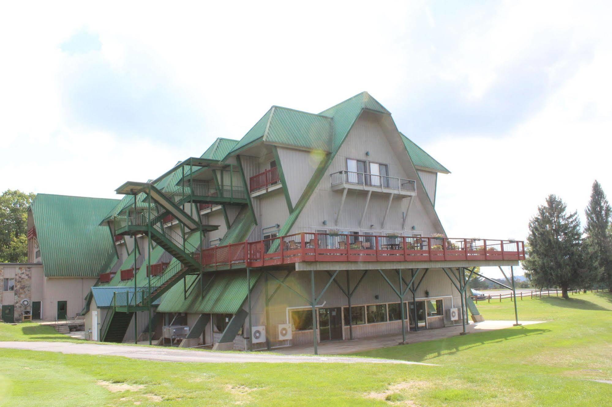 Alpine Lake Resort Terra Alta Exterior photo