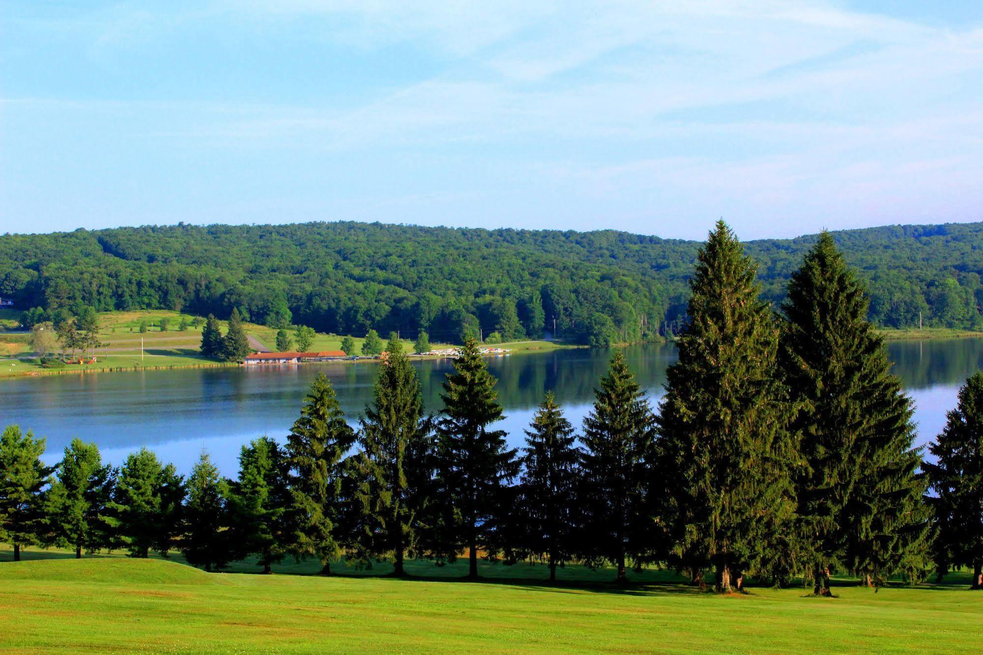 Alpine Lake Resort Terra Alta Exterior photo